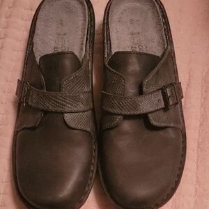 Naot Brown Leather Mules with Textured Strap. Like New